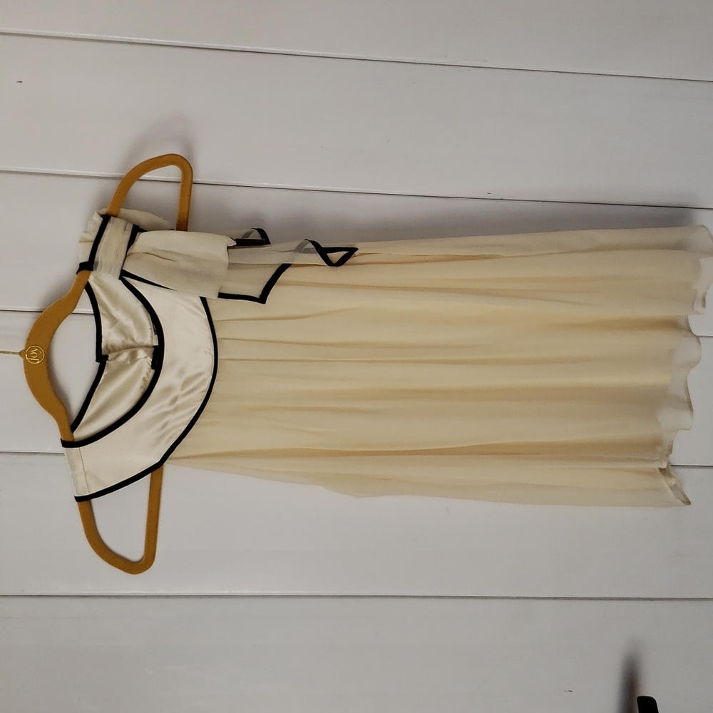ELEGANT BLOUSE FROM THE NU COLLECTION